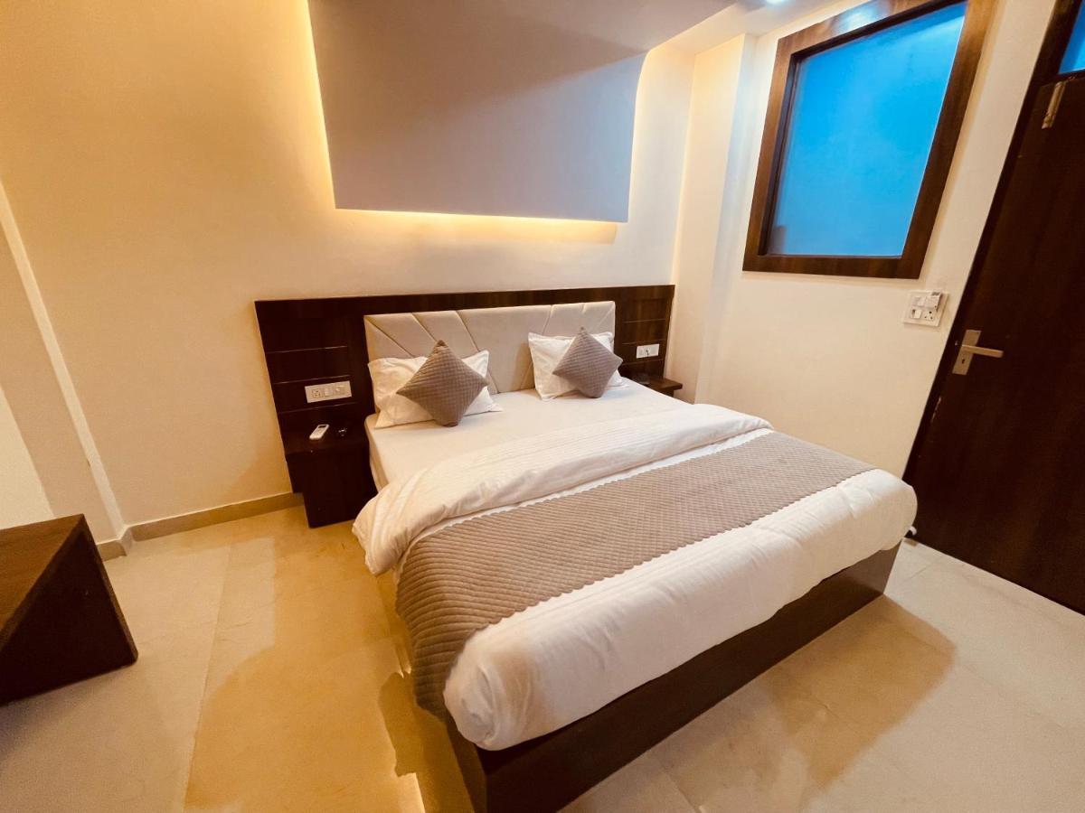 Divine Ganga - Luxury Comfort ! Travellers Delight ! Budget Friendly ! Prime Location ! Guest Favourite Haridwar Exterior photo